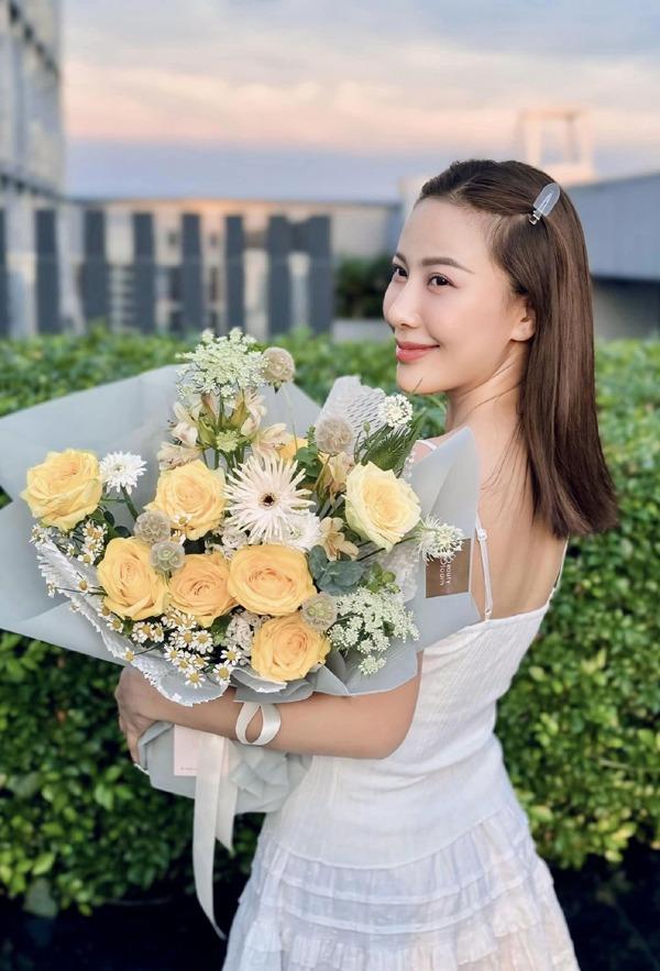 Sắc vóc đời thực xinh đẹp ở tuổi 32 của BTV Quỳnh Hoa-2