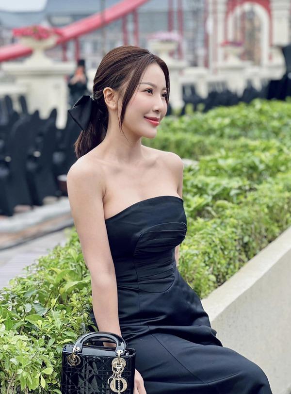 Sắc vóc đời thực xinh đẹp ở tuổi 32 của BTV Quỳnh Hoa-6