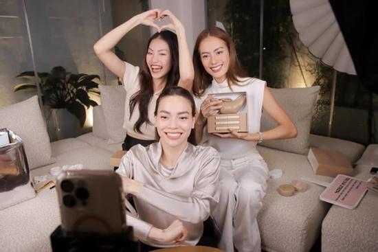 Nhiều sao Việt 'hốt bạc' nhờ livestream