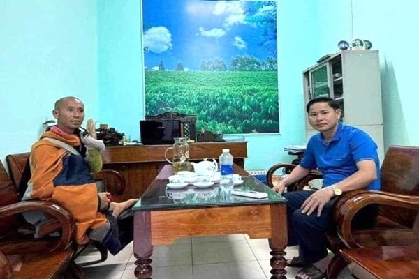 Ông Thích Minh Tuệ ghé thăm nhà ở Gia Lai, nhưng khất thực ở hàng xóm