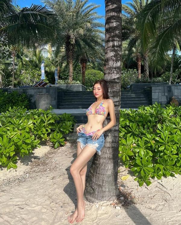 Lương Thùy Linh sáng tạo với bikini-7