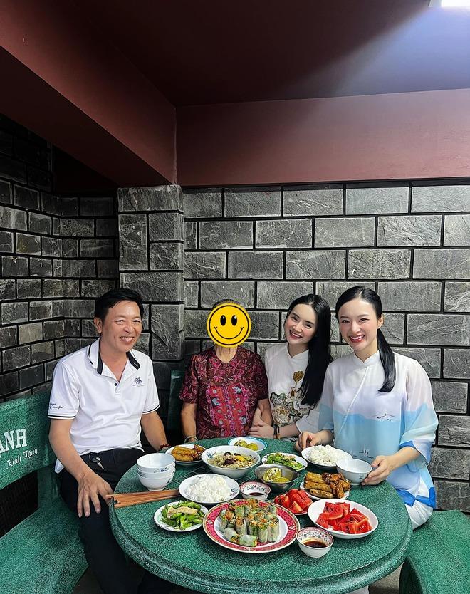 Lần gần nhất Angela Phương Trinh xuất hiện bên gia đình, thái độ ra sao?