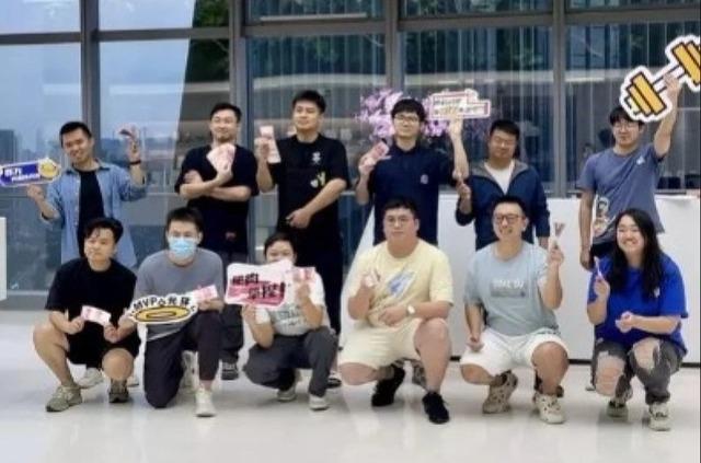 Công ty công nghệ chi gần 3,5 tỷ thưởng nhân viên nỗ lực giảm cân: Giảm lạng nào, nhận ngay tiền mặt lúc đó-2