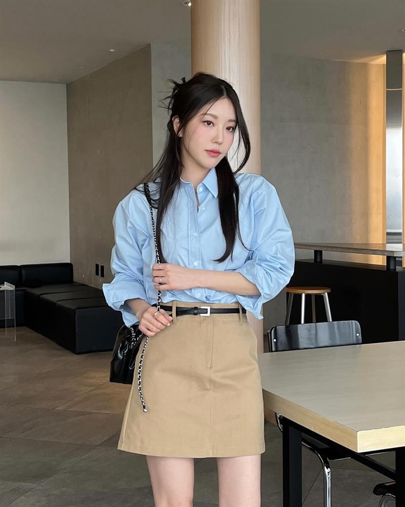 Tham khảo Park Min Young những set váy ngắn trẻ trung cho tuổi U40-10
