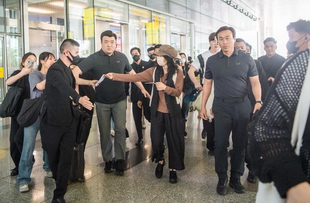 Em gái quốc dân Kim Yoo Jung tới Hà Nội-2