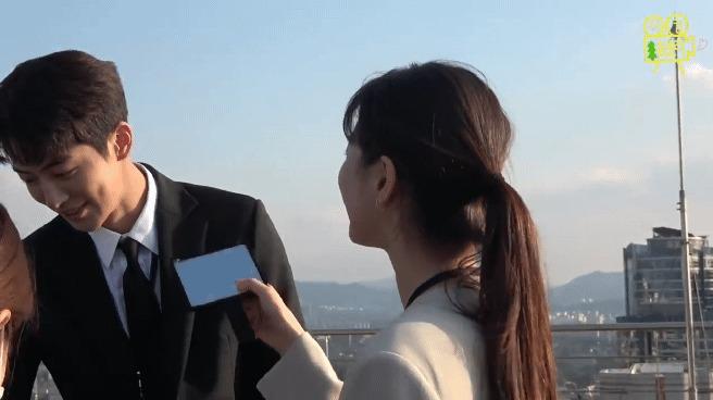 Hot: Tóm dính Nam Joo Hyuk dùng kỳ nghỉ quân đội để hẹn hò với Suzy?-7