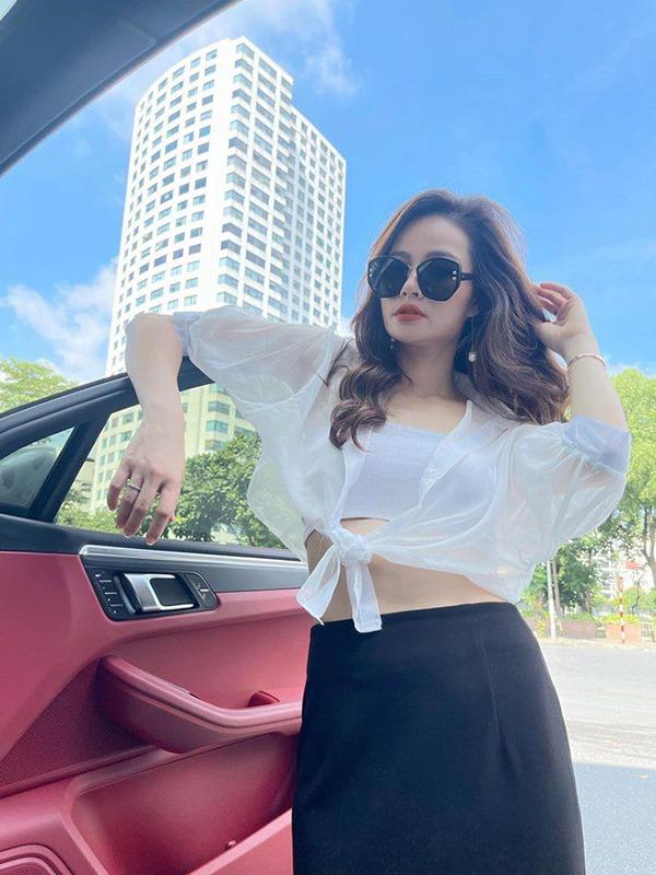 Nhan sắc tuổi 41 của BTV Bản tin tài chính Thu Hương-7