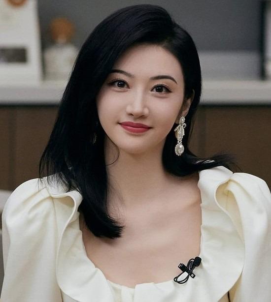 Cảnh Điềm xuống sắc khó nhận ra-3