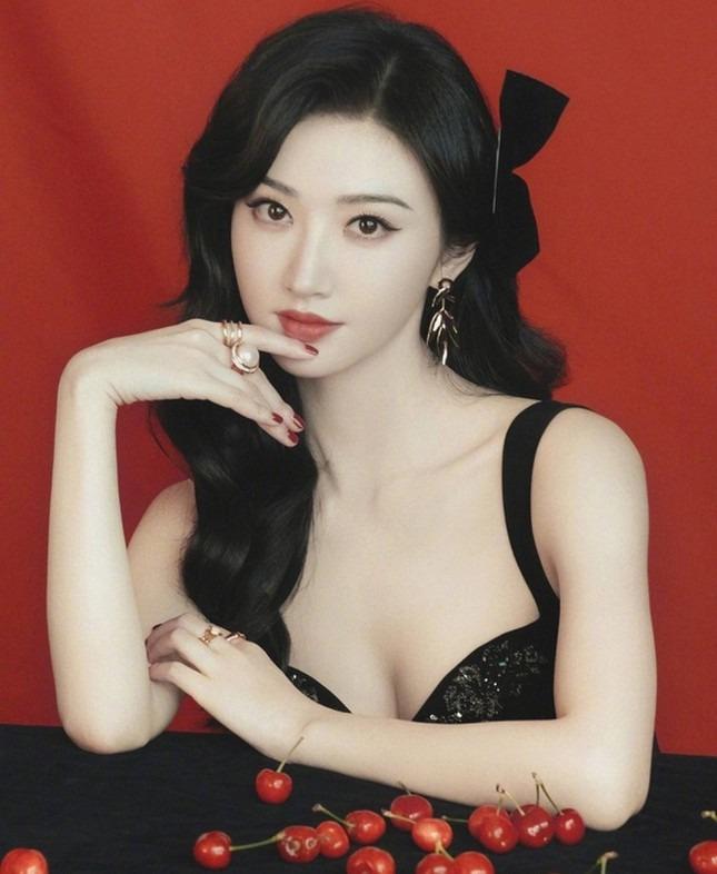 Cảnh Điềm xuống sắc khó nhận ra-2