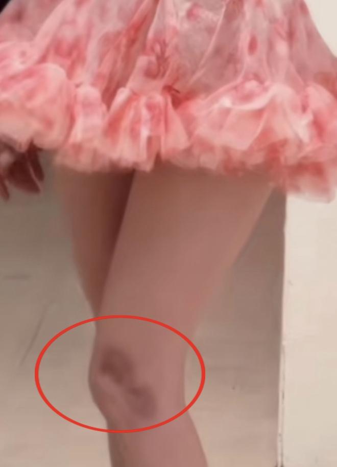 Vóc dáng hiện tại của Ngọc Trinh sau khi lộ khuyết điểm đáng báo động-3