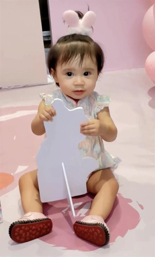 Bảo Anh lần đầu hé lộ tên đầy đủ của con gái có 4 chữ vừa sang vừa ý nghĩa, đặc biệt nhóc tì còn mang họ của mẹ-6