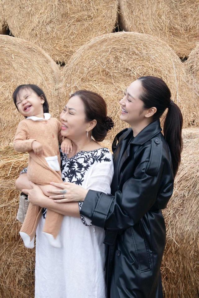Bảo Anh lần đầu hé lộ tên đầy đủ của con gái có 4 chữ vừa sang vừa ý nghĩa, đặc biệt nhóc tì còn mang họ của mẹ-8