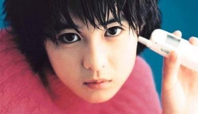 Mỹ nhân bí ẩn nhất showbiz 40 tuổi vẫn xinh như búp bê, đóng một quảng cáo đủ sống sung sướng cả đời-3