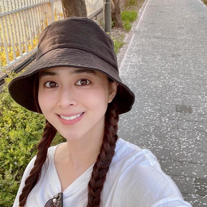 Mỹ nhân bí ẩn nhất showbiz 40 tuổi vẫn xinh như búp bê, đóng một quảng cáo đủ sống sung sướng cả đời-7