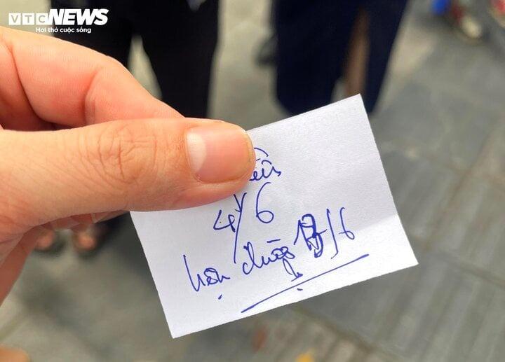 Người dân than ngày càng khó mua vàng-1