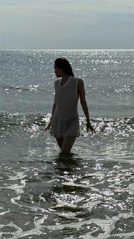 Bà mẹ 3 con Hồ Ngọc Hà diện áo lưới xuyên thấu-6