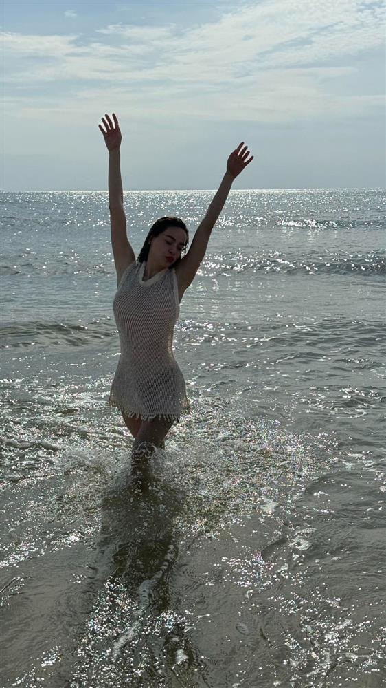 Bà mẹ 3 con Hồ Ngọc Hà diện áo lưới xuyên thấu-7