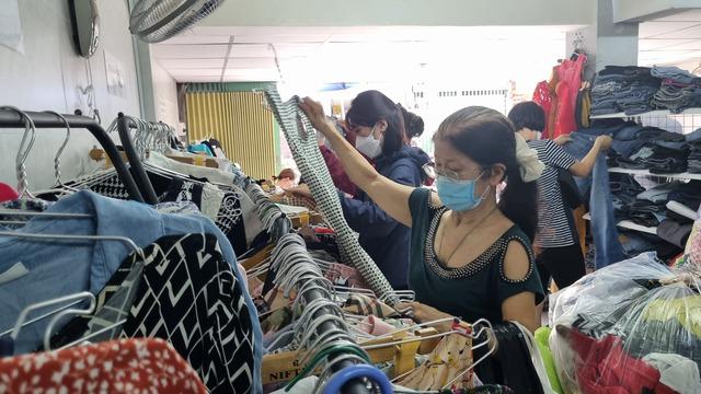 Chuyện lạ: Lấy lại mặt bằng cho thuê 10 triệu đồng/tháng để mở gian hàng 0 đồng phục vụ người nghèo-6