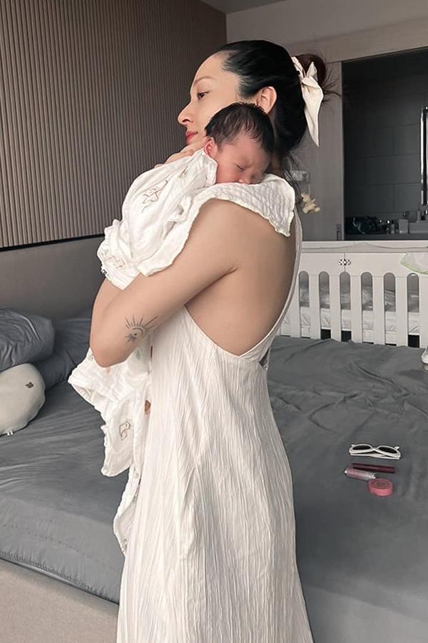 Cuộc sống của Bảo Anh thay đổi ra sao khi làm mẹ?-1