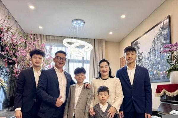 Cuộc sống hiện tại của BTV Thời sự Quang Minh được yêu thích nhất một thời sau 8 năm rời VTV-4