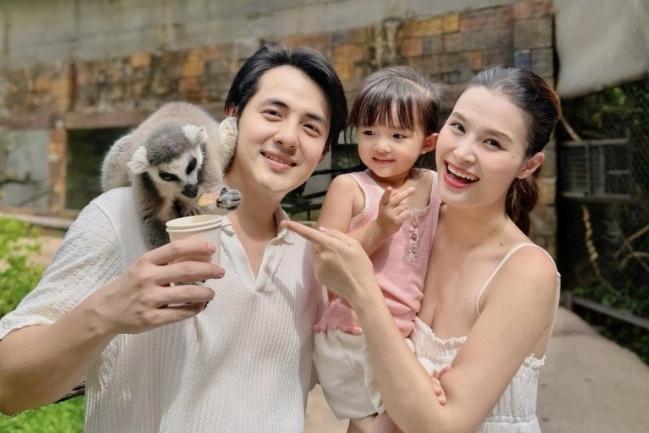 Đông Nhi khoe bụng bầu ở tháng thứ 7 thai kỳ, dự đoán một điều về con gái thứ 2-11