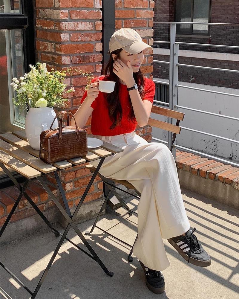 5 công thức diện quần âu trắng ưng mắt và trẻ trung trong mùa hè-3