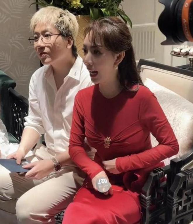 Diễn viên Thu Trang để lộ nhiều hành động đáng ngờ, vướng nghi vấn đang có tin vui-2