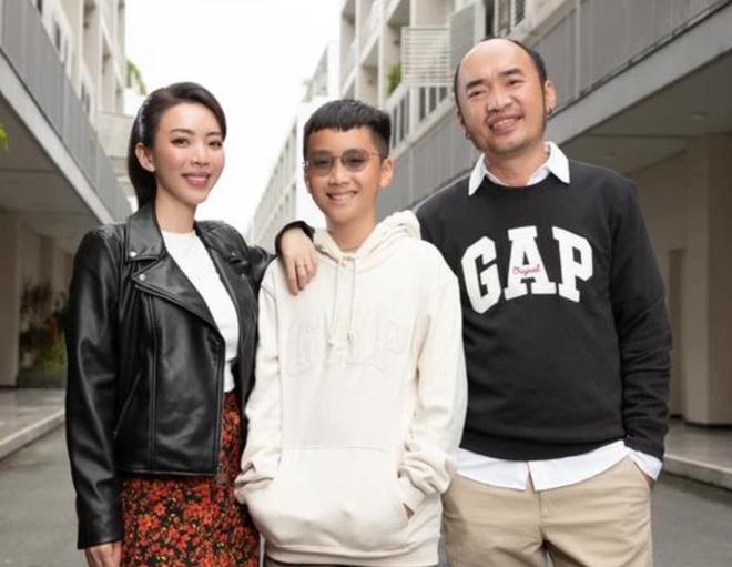 Diễn viên Thu Trang để lộ nhiều hành động đáng ngờ, vướng nghi vấn đang có tin vui-9