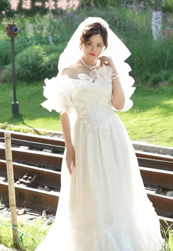 Mỹ nhân gợi cảm Trương Văn Từ tự làm cô dâu sau nhiều lần đổ vỡ-1