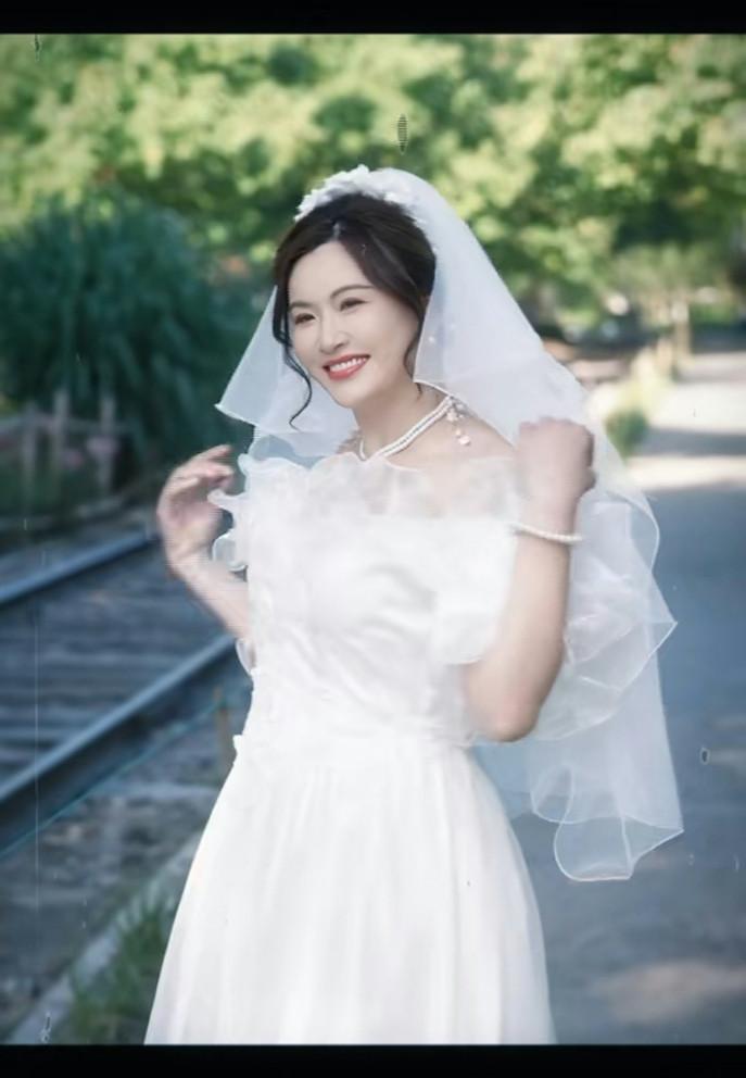 Mỹ nhân gợi cảm Trương Văn Từ tự làm cô dâu sau nhiều lần đổ vỡ-2