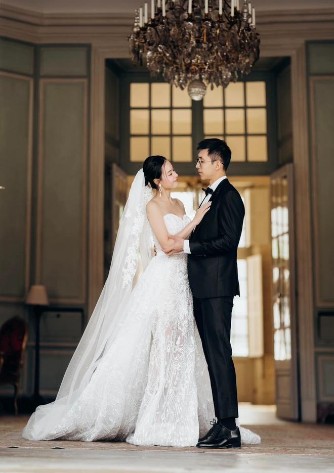 Tiệc độc thân trước thềm lễ cưới Midu: Cô dâu chú rể sơ hở là hôn, Quốc Trường và dàn sao góp mặt!-10