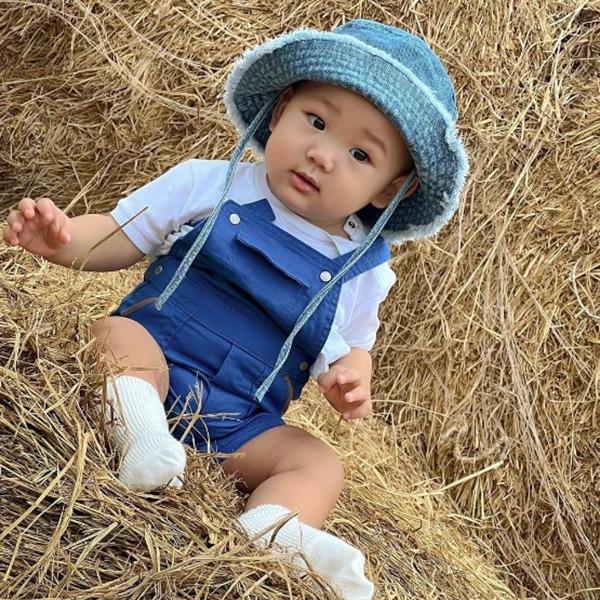 Vẻ ngoài đáng yêu của con trai Minh Hằng-3