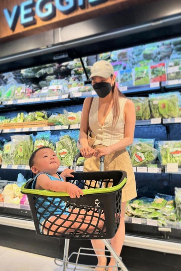 Vẻ ngoài đáng yêu của con trai Minh Hằng-6