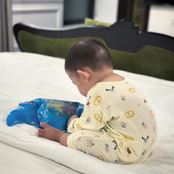 Vẻ ngoài đáng yêu của con trai Minh Hằng-7