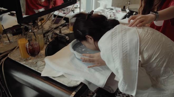 1,2 triệu người xem gái xinh úp mặt vào bát nước đá: Tip làm đẹp 0 đồng nhưng hiệu quả cực kỳ-3