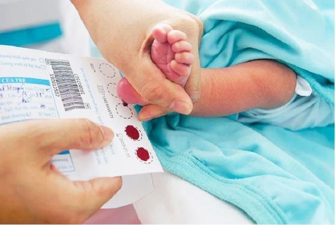 Mang tóc 4 người yêu cũ đi xét nghiệm ADN… để tìm bố cho con-1