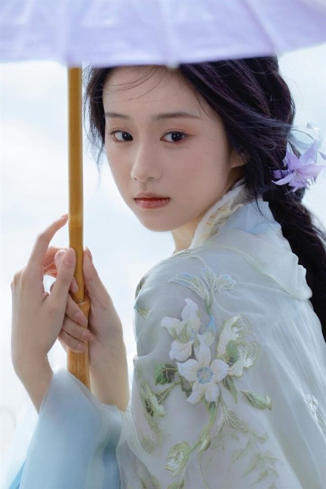 Nhan sắc nữ thần thế hệ mới đóng Hoàng Dung trong phim Thế Giới Võ Hiệp Kim Dung-9