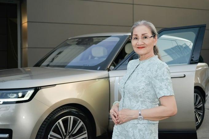 Siêu xe 15 tỷ đồng mẹ Lý Nhã Kỳ mới tậu có gì đặc biệt?-1