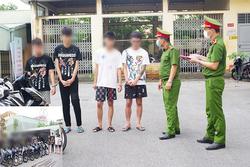 Khởi tố 21 thanh, thiếu niên mang dao phóng lợn diễu phố ở Hà Nam