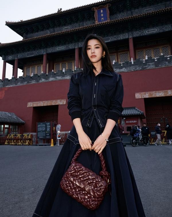 Mỹ nhân 8 lần lọt top đẹp nhất thế giới: Siêu giàu từ phim tới đời, Lưu Diệc Phi cũng phải kém cạnh-1