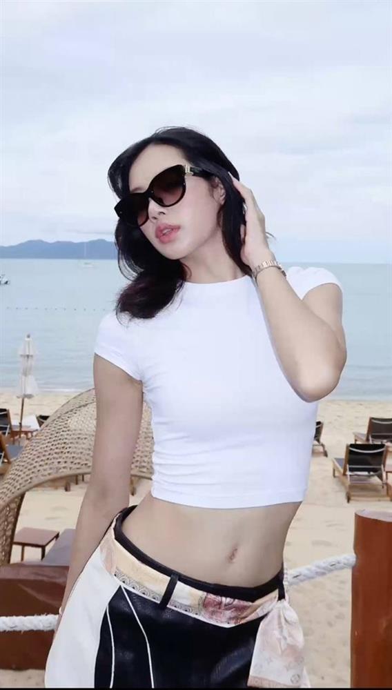 HOT: Lisa tung clip 14 giây báo hiệu comeback solo, gọi mình là ngôi sao nhạc Rock!-5