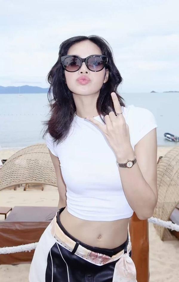 HOT: Lisa tung clip 14 giây báo hiệu comeback solo, gọi mình là ngôi sao nhạc Rock!-6