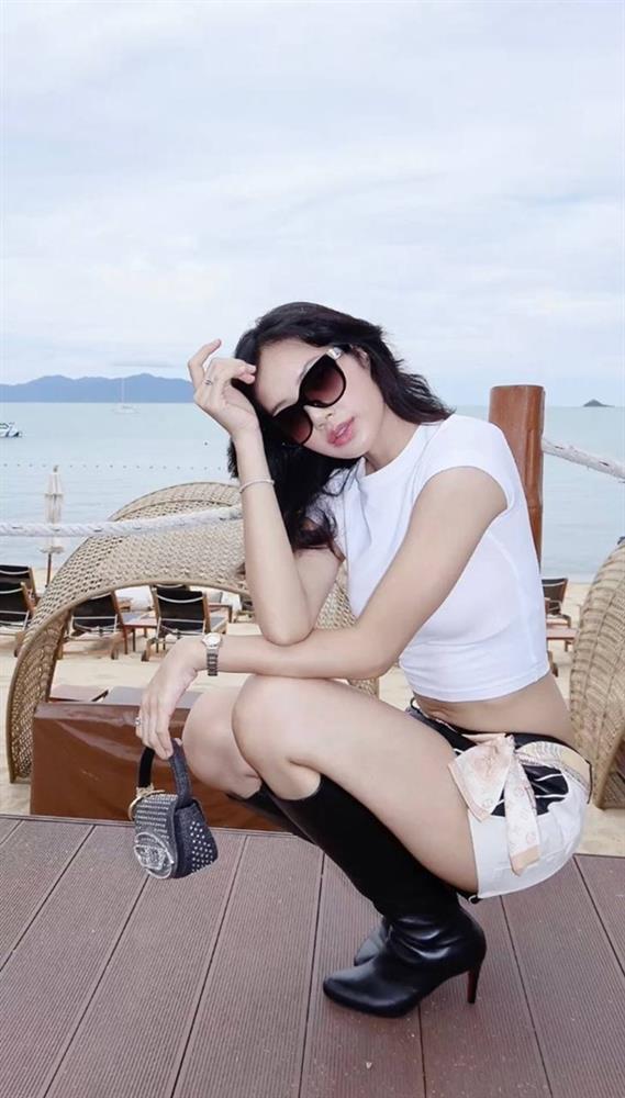 HOT: Lisa tung clip 14 giây báo hiệu comeback solo, gọi mình là ngôi sao nhạc Rock!-7