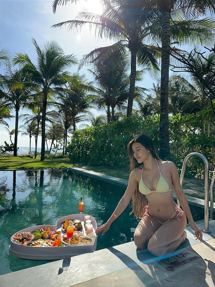 Bạn gái Đặng Văn Lâm và những lần khoe bikini đốt mắt người nhìn-8