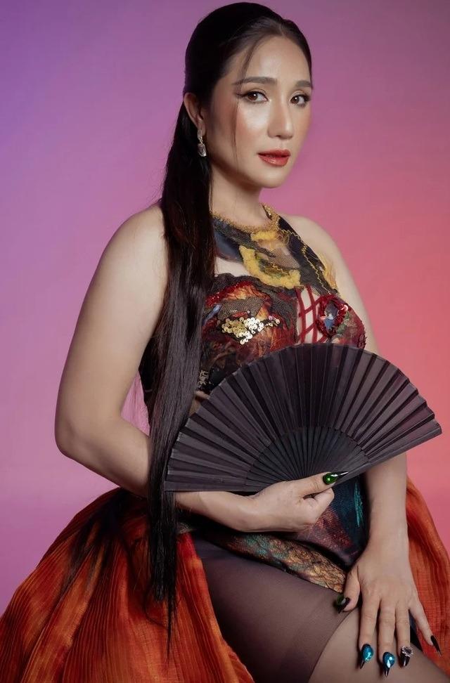 Một nữ NSƯT 46 tuổi: Thích quen trai trẻ, không ngại đi với người yêu bị nói như mẹ con-2