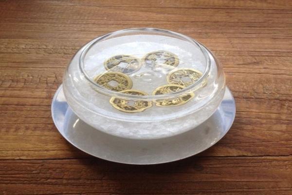 Đặt muối ở 3 vị trí này trong nhà sẽ kích hoạt tài lộc, mang tới vận may cho gia đình, gia chủ ăn no mặc ấm quanh năm-3