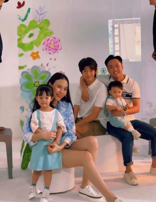 Cường Đô La khoe khung ảnh cả gia đình, Subeo tiếp tục giật spotlight khi cao gần 1,8m-5