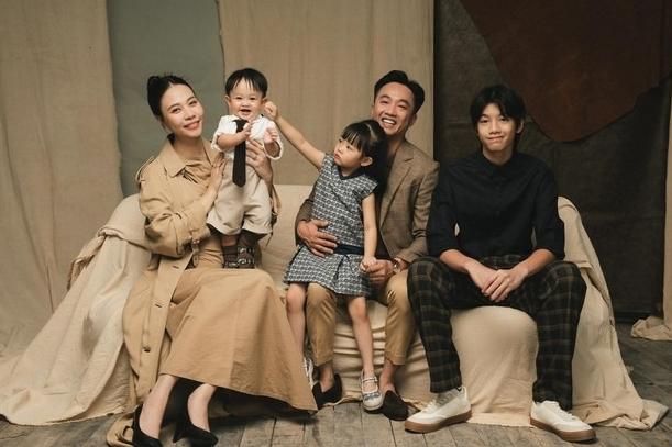 Cậu cả Subeo khoe vẻ ngoài điển trai khi chơi cùng em, Cường Đô La tiết lộ điểm giống nhau của 2 nhóc tỳ-7