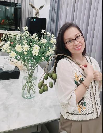 Cẩm Ly khoe mặt mộc ở tuổi 53, để lộ dấu hiệu tuổi tác nhưng vẫn được khen vì điều này-2