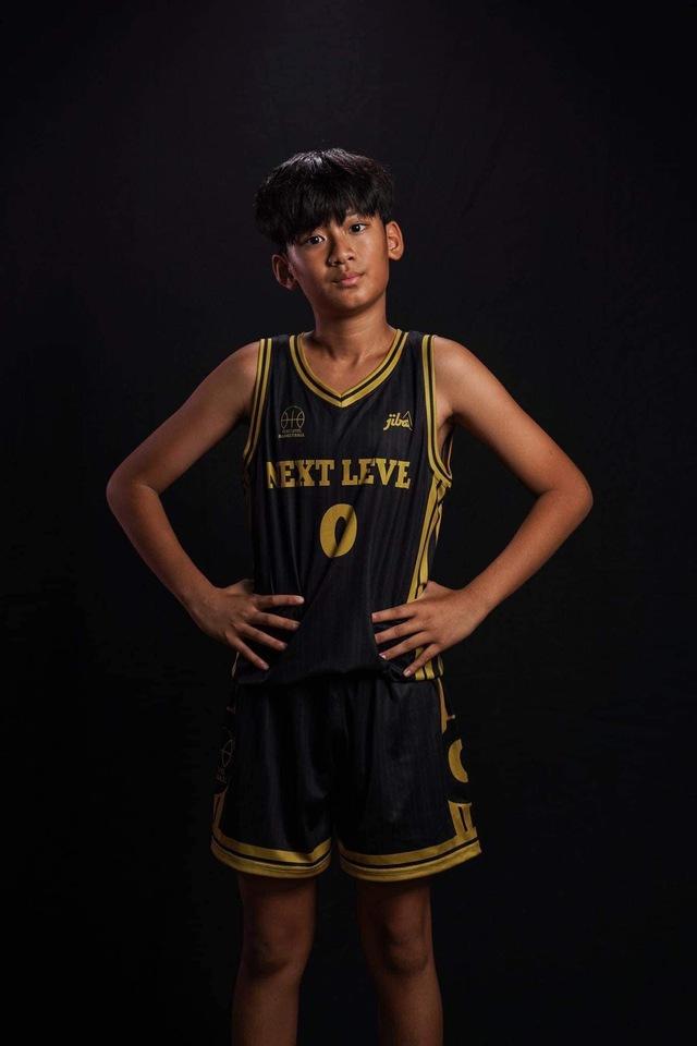 Quý tử nhà sao Việt sinh ra ở vạch đích: 13 tuổi đã có dinh thự 200 tỷ, học trường đắt đỏ, diện mạo dậy thì gây bất ngờ-8